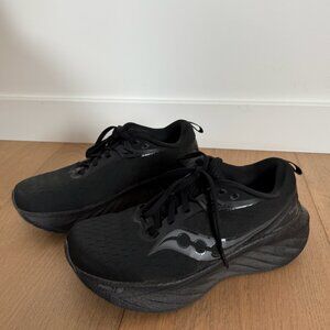 NEW Saucony Women's Triumph 22 Sneaker Size 7.5